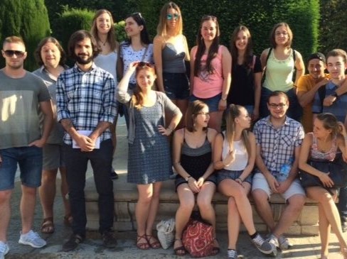 Fotografía de José Manuel con un grupo de alumnos